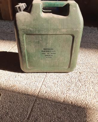 Vecchie taniche 20 lt kerosene/gasolio