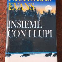 libro insieme con i lupi