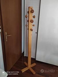 Appendiabiti in legno