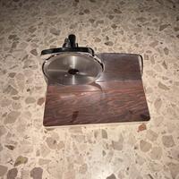 Affettatrice manuale per tagliare pane e salumi