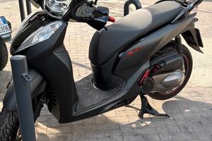 Honda Sh 300 Sport black Edition