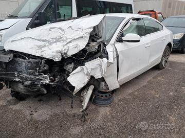 Audi A5 (8T) anno 2011 ricambi usati
