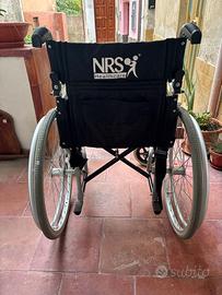 Carrozzina pieghevole manuale NRS Healthcare