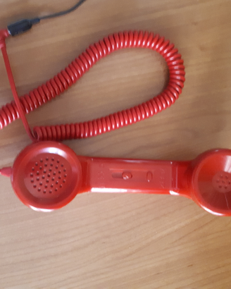 Cornetta auricolare per cellulare