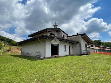 VILLA SINGOLA A BRIONE