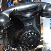 Telefono in Bachelite, da muro