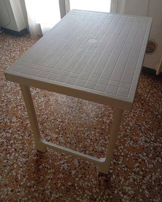 tavolo bianco