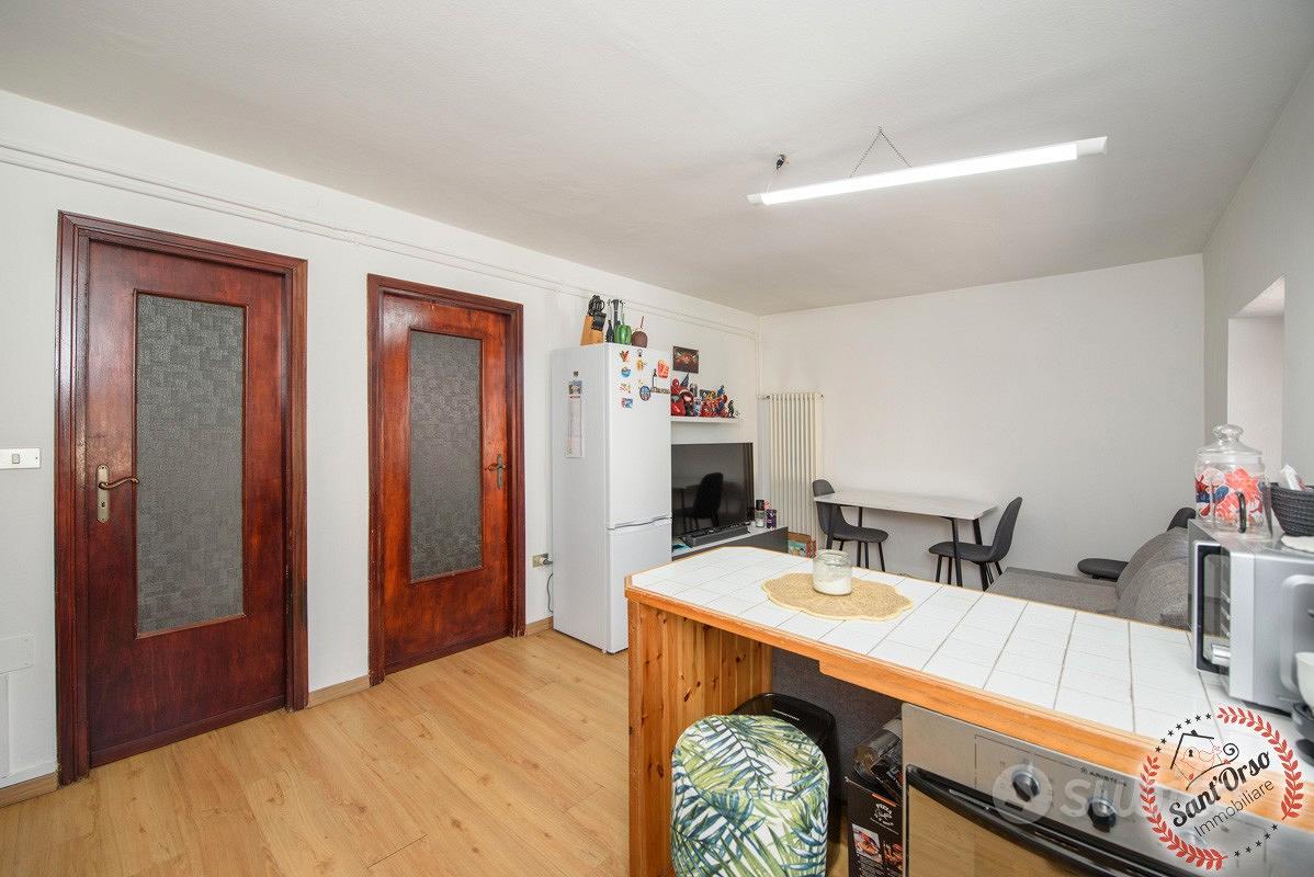 Casa semindipendente con ampio terrazzo e corte pe - Vista 6