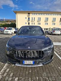Maserati  levante full optional