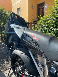 Parti in carbonio SXV 550