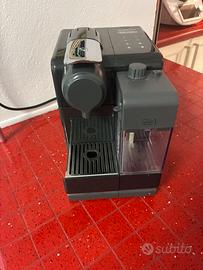Macchina caffe Nespresso Lattissima Touch