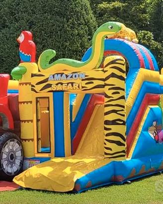 Gioco gonfiabile tema safari per bambini