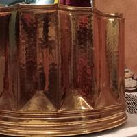 fioriera tonda in ottone 