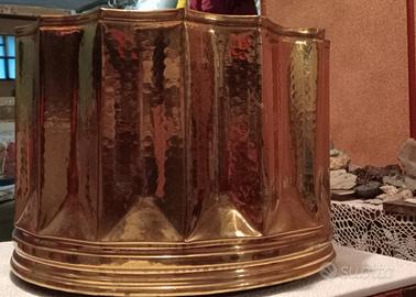 fioriera tonda in ottone 