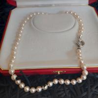 collana di perle coltivate e gancio oro bianco 