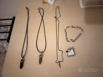 Collane di diverso tipo, 1 bracciale e 1 collana