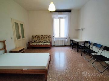 Camera singola per STUDENTESSA