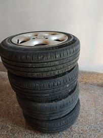 Gomme complete di cerchi in lega