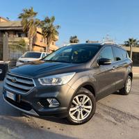 Ford Kuga 1.5 TDCI 120 CV S&S 2WD Powershift Titan