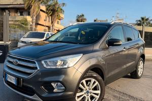 Ford Kuga 1.5 TDCI 120 CV S&S 2WD Powershift Titan