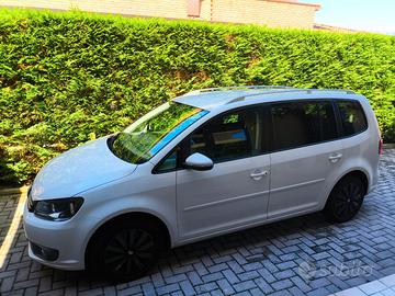 Volkswagen Touran 1.6 TDI con cambio automatico
