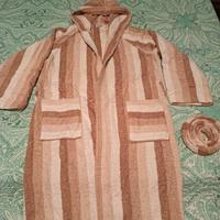 2 accappatoi: uno da donna e uno unisex 