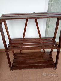 Scaffale in legno