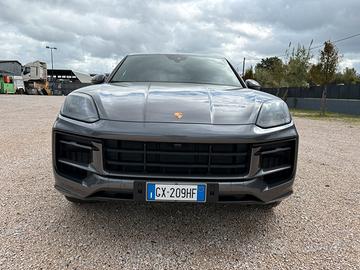 Porsche cayenne gts