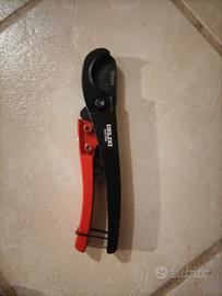 taglia tubi in plastica PVC fino a 35mm