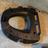 Portapacchi GIVI SR7070 con piastra per Sym ADX