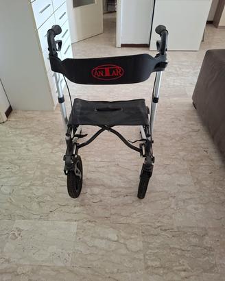 deambulatore  rollator pieghevole nuovo