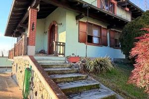 NOVARA 18KM: VILLA SINGOLA CON GIARDINO