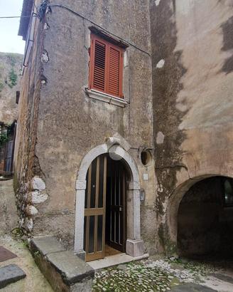 CASA SEMINDIPENDENTE A MONTESARCHIO