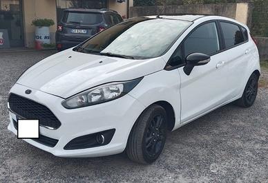 FORD Fiesta 1.0 EcoBoost 100CV 5 porte Black & W