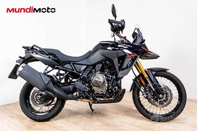 SUZUKI V-STROM 800 TECH - 2025