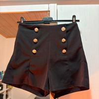 Shorts neri SHEIN a vita alta con bottoni dorati