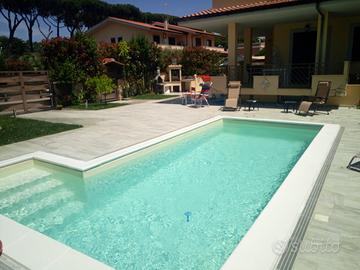 Villa con piscina in sabaudia (lt)