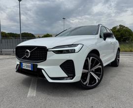 Volvo XC 60 B4 R-Design Plus Dark