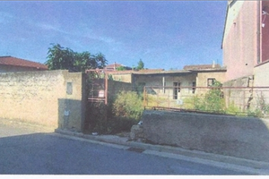 Casa da ristrutturare con terreno