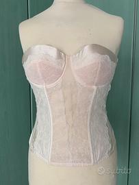 Lingerie Vintage in pizzo Penrose