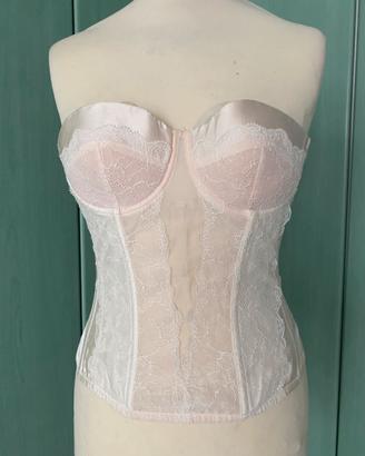 Lingerie Vintage in pizzo Penrose