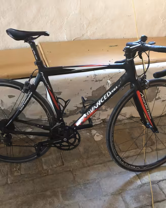 bici da corsa in carbonio