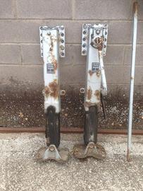 piedi d'appoggio per semirimorchio