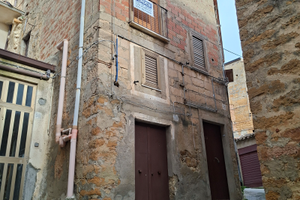 Casa indipendente con garage