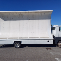 Camion vela pubblicitaria