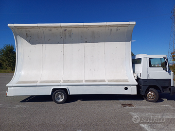 Camion vela pubblicitaria