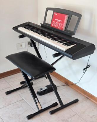 Pianoforte Yamaha NP-12 completo + altra tastiera