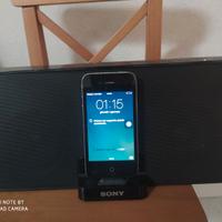 iPhone 4s con soundbar/ricarica