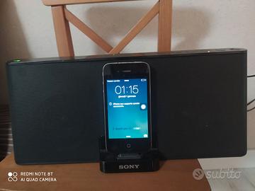 iPhone 4s con soundbar/ricarica