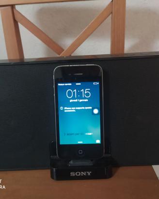iPhone 4s con soundbar/ricarica
